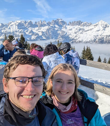 Lyže. Martin objevuje krásy zimních sportů podruhé. Italská káva a tiramisu jsou argument.